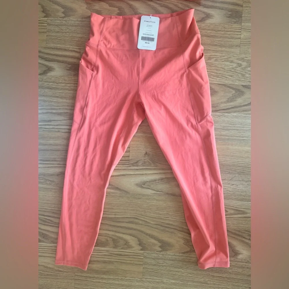 NWT - Fabletics Coral Matching Workout Set - L/XL - Picture 2 of 8